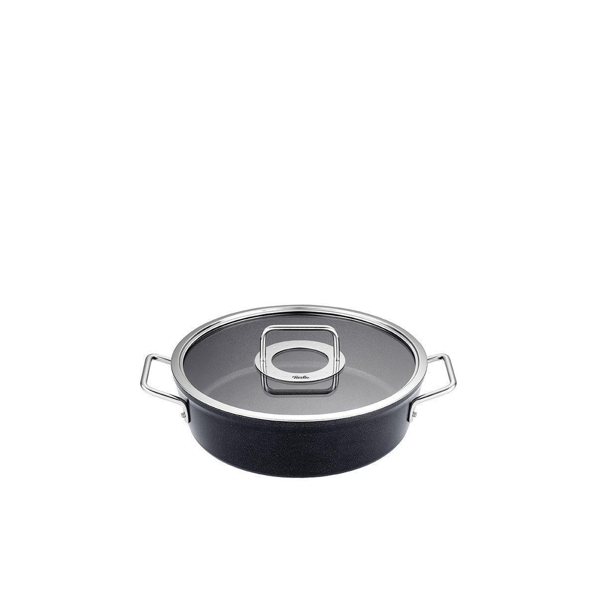 Fissler Adamant® Bratentopf in schwarz, mit Metallgriffen und Glasdeckel. Kratzfeste Beschichtung. Hergestellt in Deutschland. Weißer Hintergrund.