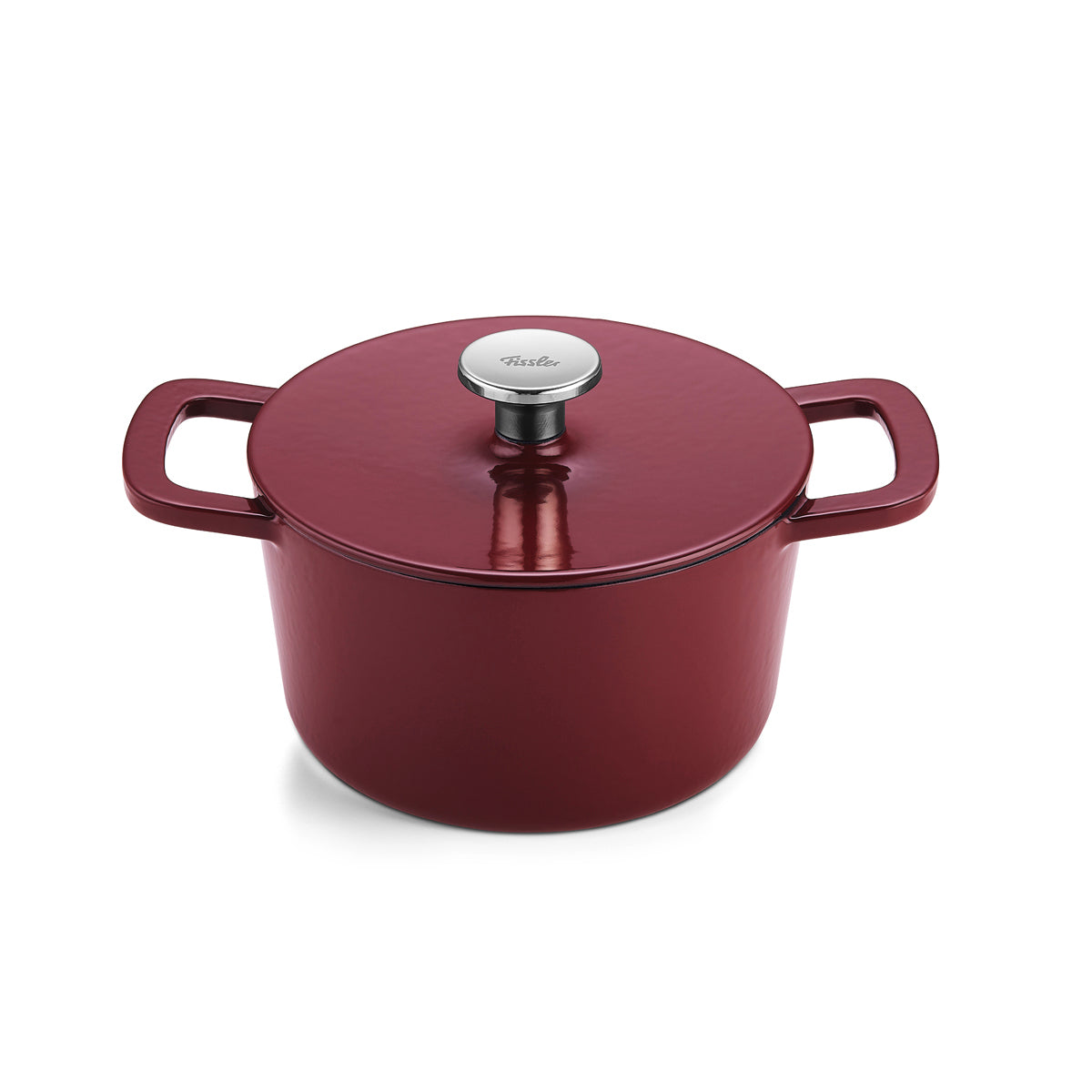 Fissler Moments burgunderroter, gusseiserner Dutch Oven mit Deckel, silbernem Knauf und seitlichen Griffen - Präzisionsarbeit für effizientes Kochen.