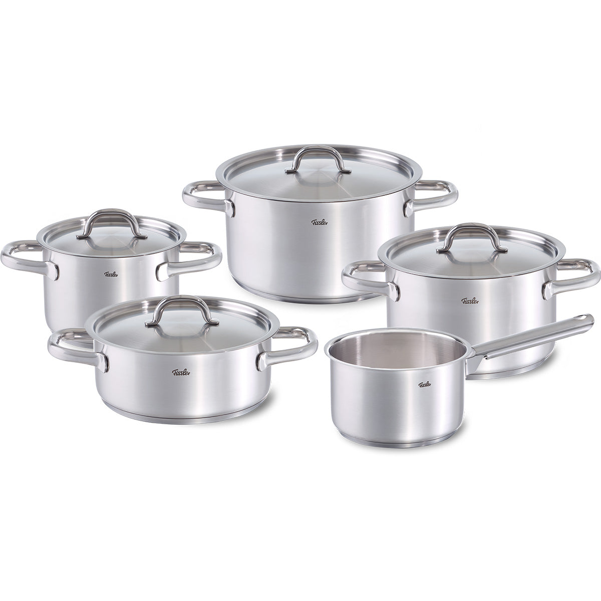 Fissler Family Line 5-teiliges Topfset aus rostfreiem Stahl mit Metalldeckeln, präzisionsgefertigt in Deutschland, auf weißem Grund.