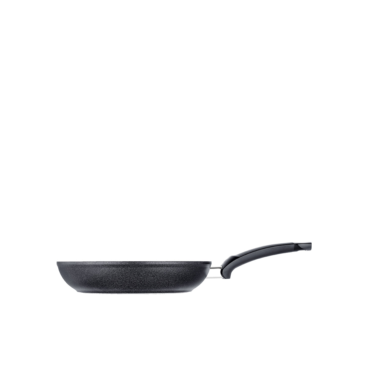 Fissler Levital®+ Classic Pfanne: recyceltes Aluminium, schwarze Antihaftbeschichtung, gesprenkeltes Finish, ergonomischer Griff - Präzision trifft auf zeitloses Design.